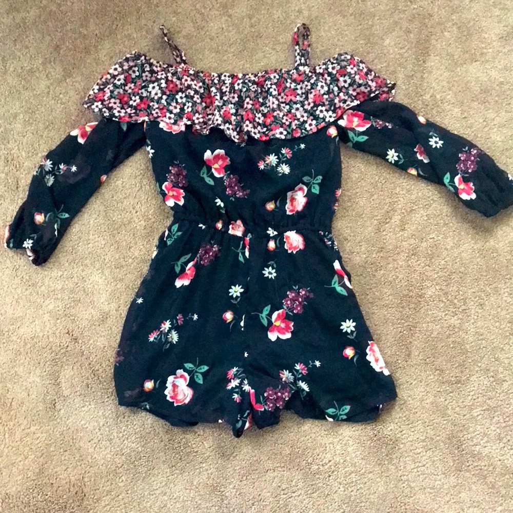 ⭐️Abercrombie kids romper⭐️